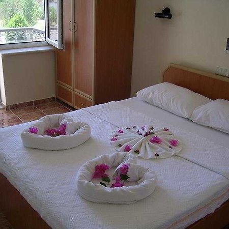 Junior Ozalp Hotel Dalyan Bagian luar foto