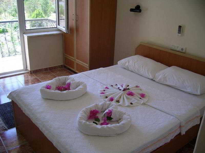 Junior Ozalp Hotel Dalyan Bagian luar foto